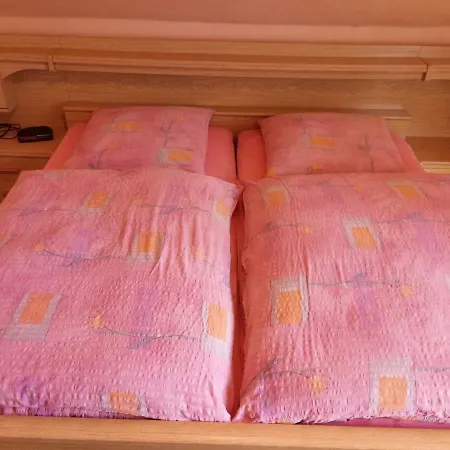 Haus Stefanie Casa de Férias Niederburg