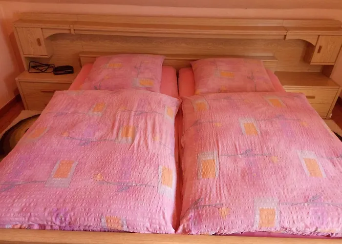 Haus Stefanie Feriehus Niederburg